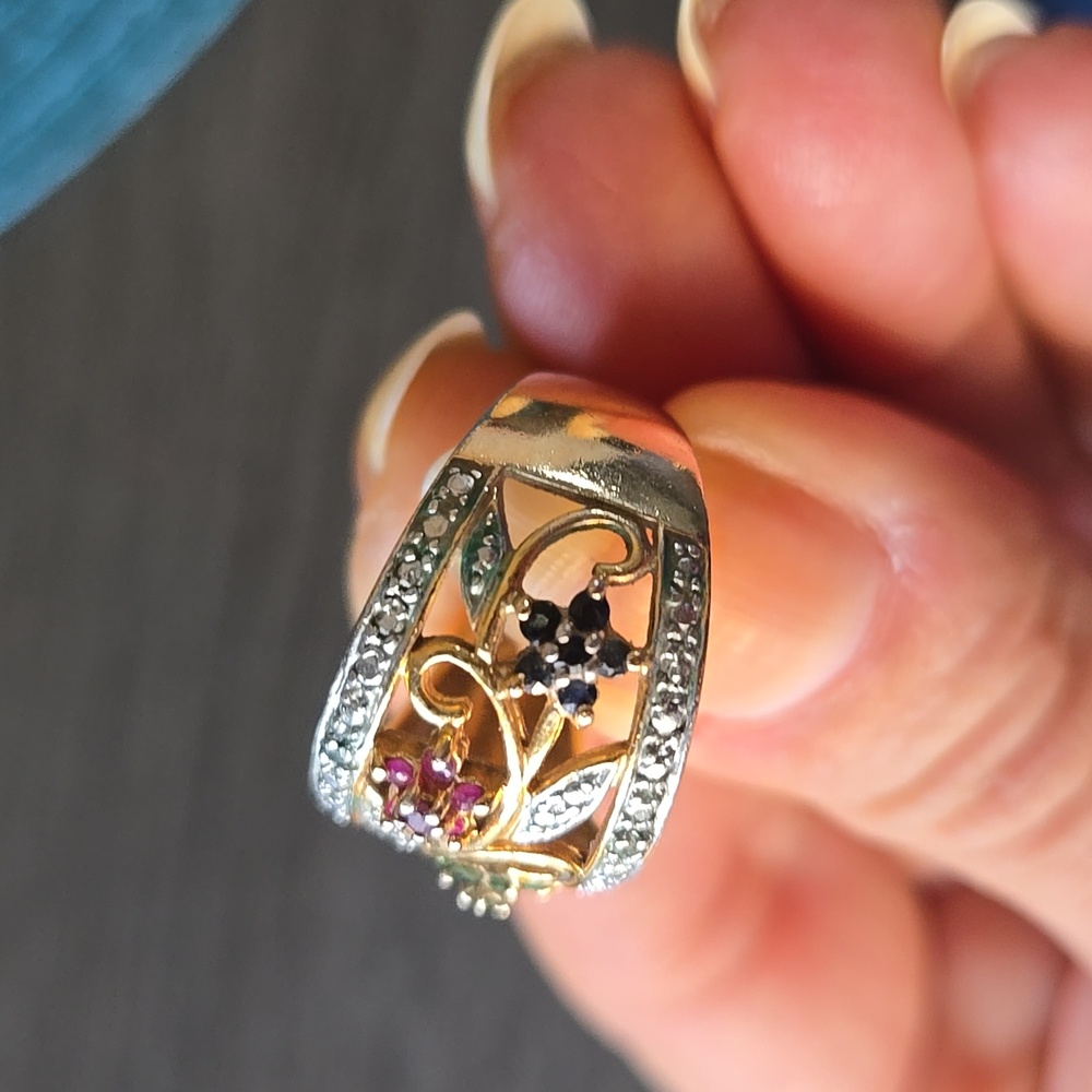 Elegant Gold and Silver Floral Ring. Size 8 - Picture 4 of 7